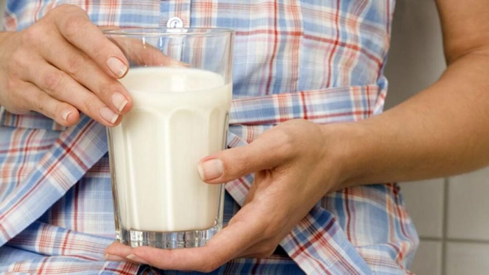 a glass of curd for weight loss